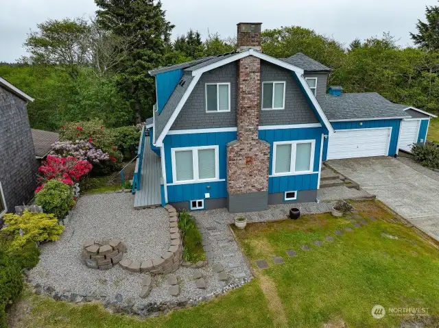 Well maintained home with spectacular views of the Pacific Ocean. Notice the 2 car attached garage and detached RV garage.