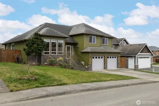 The home is proudly situated in the quiet dead-end street.