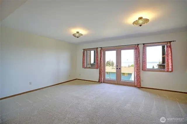 Lower Bonus Room