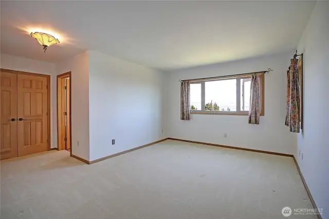 Lower Guest Suite with attached Bathroom