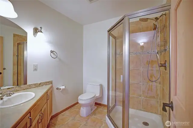 Lower Main Bathroom