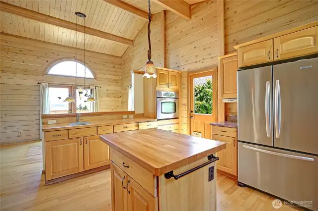 Kitchen with Eating Space