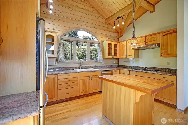 Kitchen with Eating Space