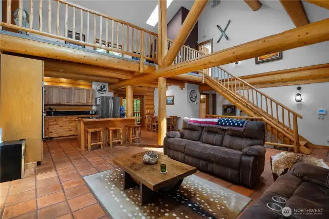 Open-concept living area: Creates a seamless flow between the living room, dining room, and kitchen – perfect for gatherings