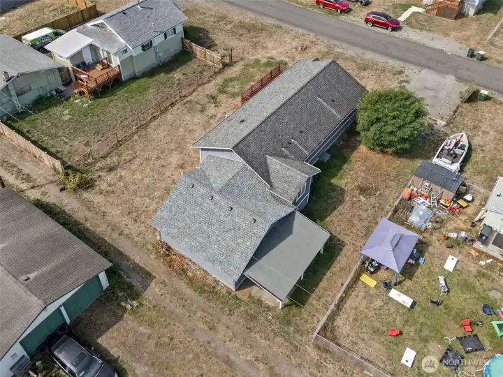 From above, you see the scope of the property, but Bucoda adds its own character. It’s a tight-knit town with local events that draw a crowd, from summer parades to “Boo-coda,” its claim to Halloween fame. Living here means being part of a place that doesn’t take itself too seriously.
