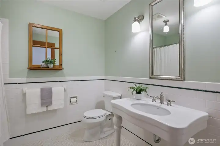 Full large bathroom.