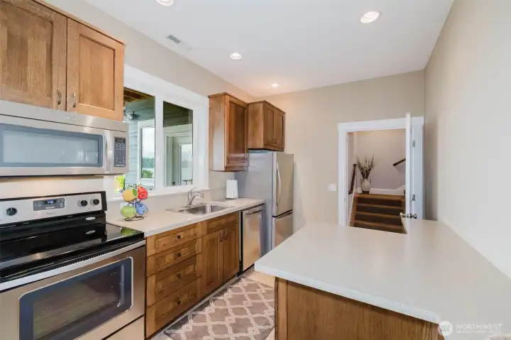 Yes!!!  Full kitchen in basement.