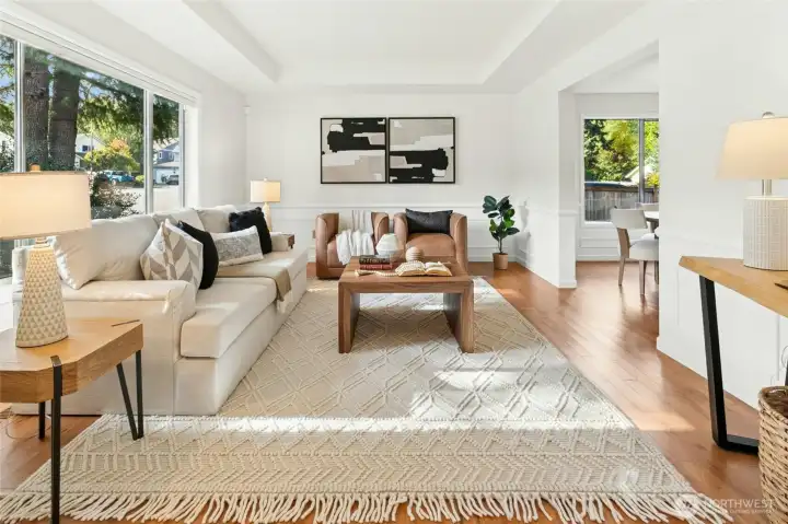 Bright, airy, recessed ceilings, wainscoting, all bring a warm atmosphere.