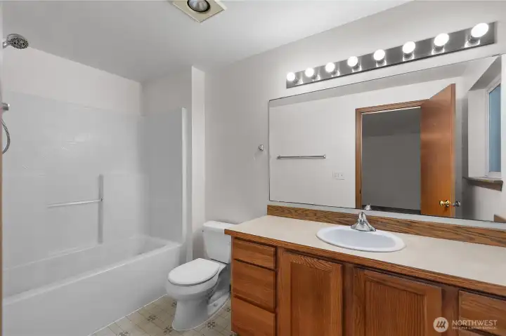 Primary Full Bathroom