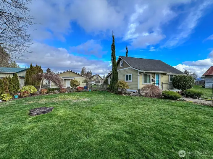 Nicely landscaped yard