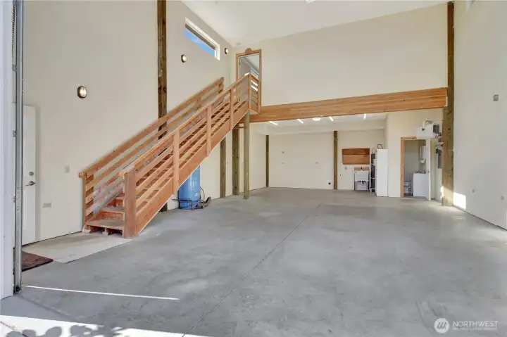 Shop Interior w/1/2 Bath