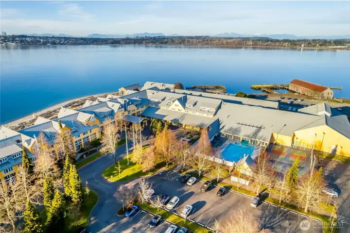 Semiahmoo Resort is right on the Bay with a heated outdoor pool, tennis and pickleball courts, a Spa, lawn games, a full-service restaurant, nearby trails, and beaches!