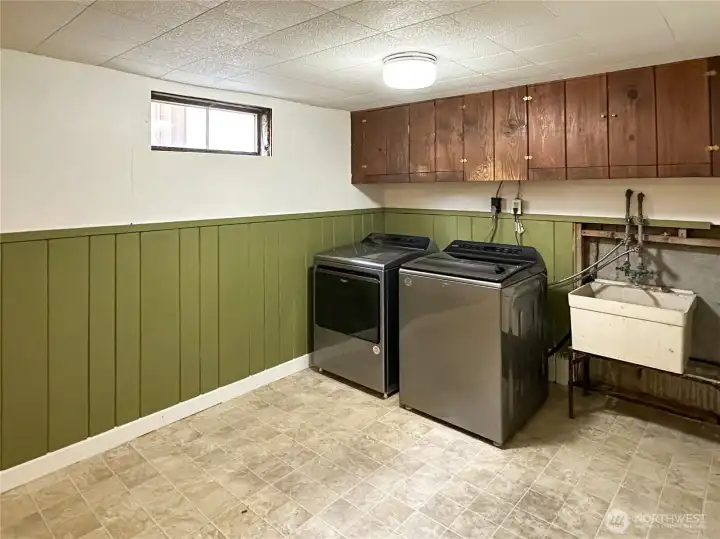 Over sized laundry room