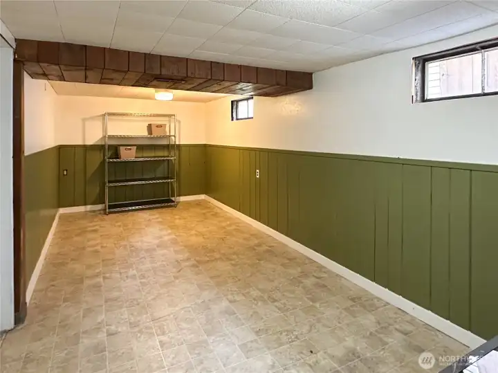 Over sized laundry room