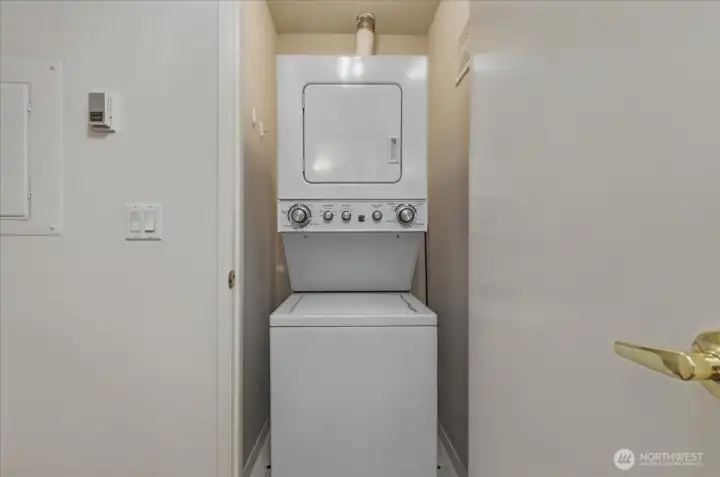 Laundry, wash/dry included