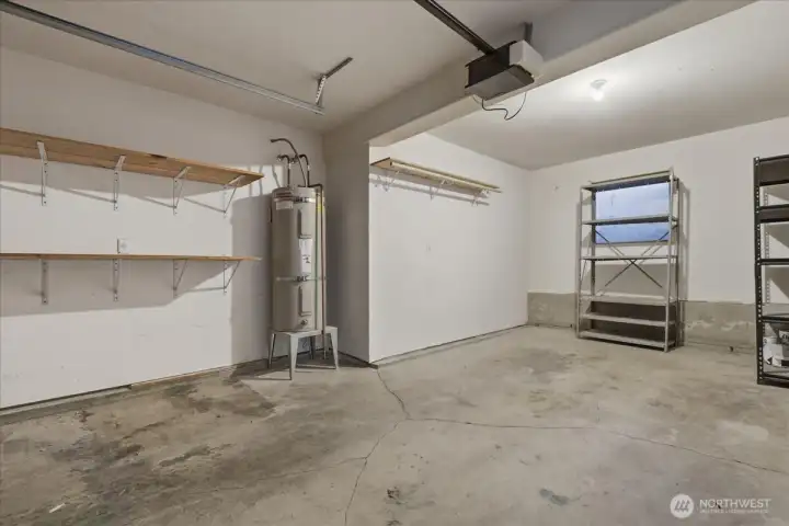 Private garage w/ storage