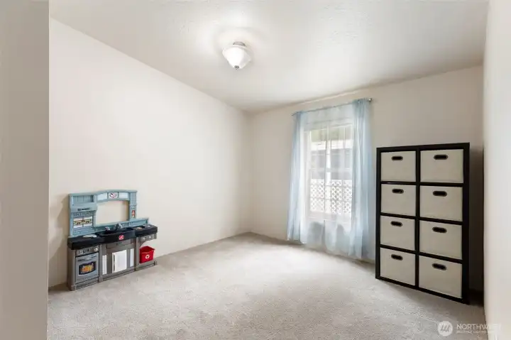 Bedroom prior to virtual staging.