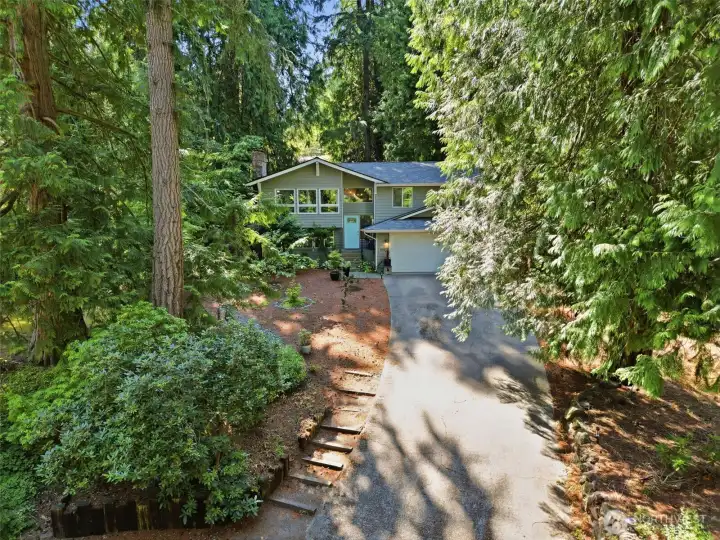 2-car garage with long driveway for extra parking! 2-car garage with long driveway for extra parking!