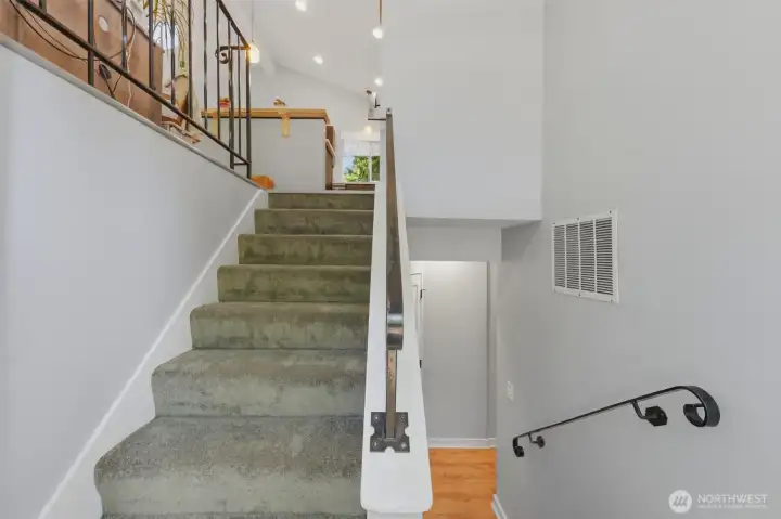 Split level entry - you can go upstairs or downstairs! Split level entry - you can go upstairs or downstairs!