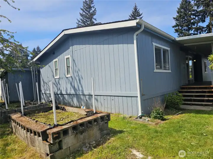 Good sized yard property is partially fenced