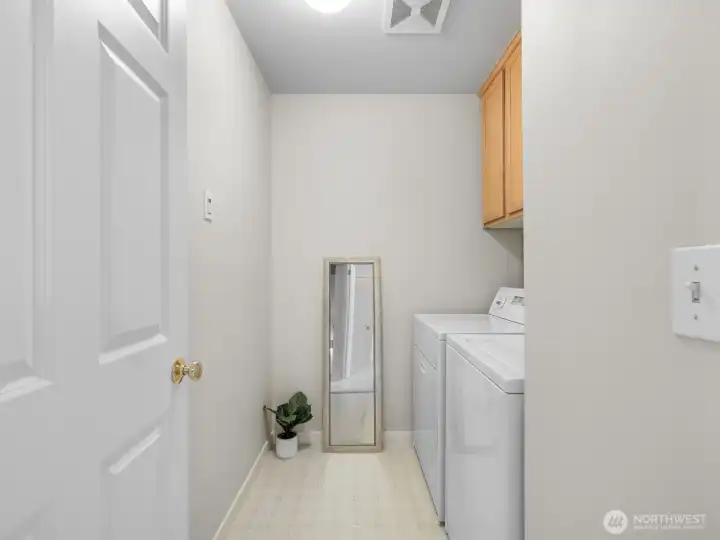 washer and dryer conveniently upstairs