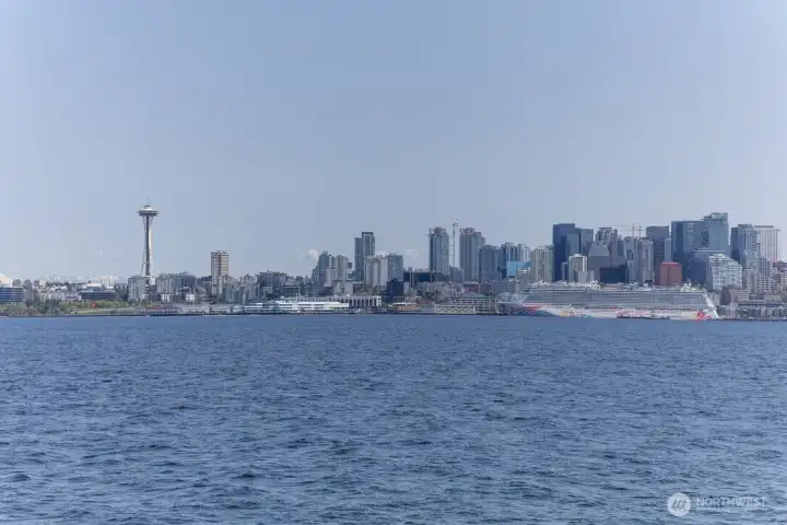 Easy access to Alki Beach with iconic Seattle skyline views