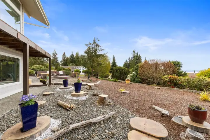 Easy maintenance lot for maximum living!