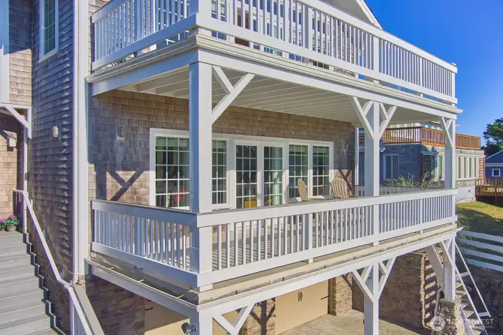 Sundowners, anyone? Summer evenings here are nothing short of spectacular.