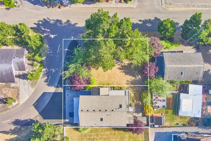 The double city lots offer privacy and future flexibility (buyer to verify).