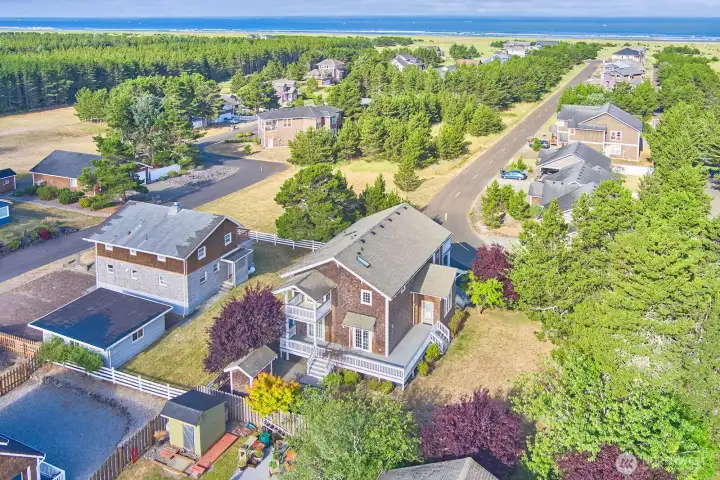 Perfectly positioned near the Discovery Trail, golf course, and ocean - an ideal base for active coastal living.