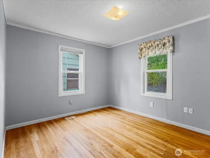 Bedroom, hardwood floors