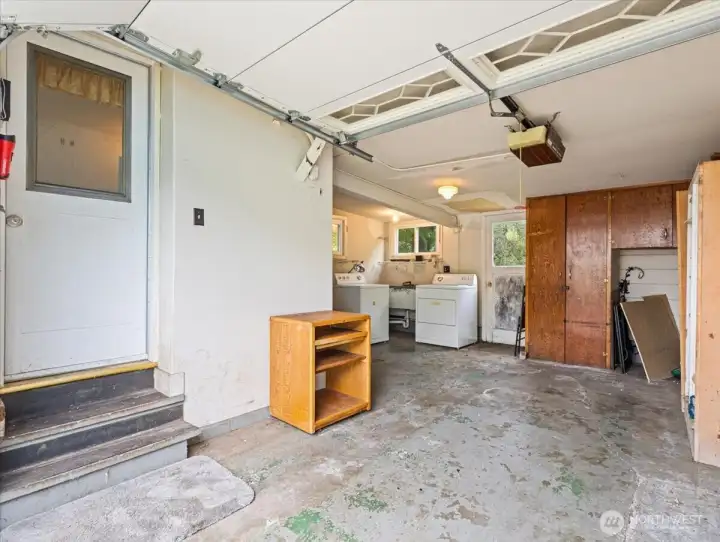 Garage, attached, washer & dryer, H2O heater, exterior door