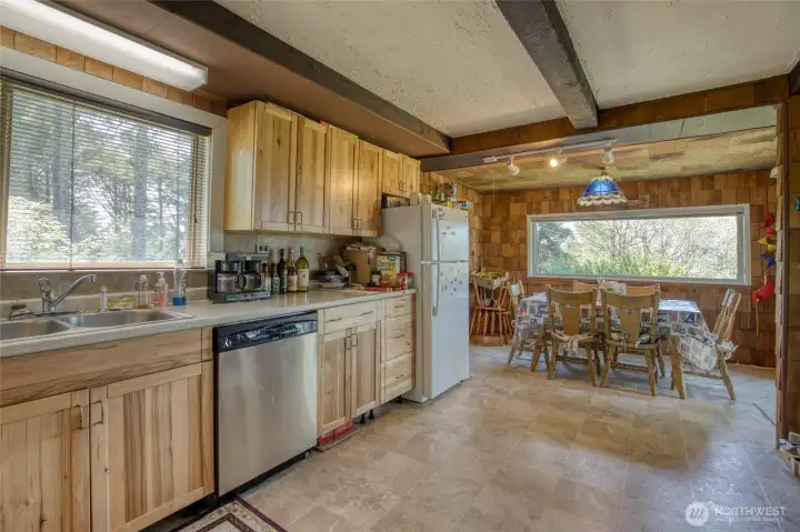 Good size Kitchen with Dinning area.