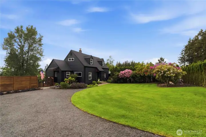 Beautifully Manicured Property Beautifully Manicured Property