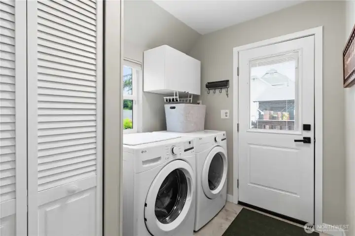 Mudroom/Laundry Room with Outside Access Mudroom/Laundry Room with Outside Access
