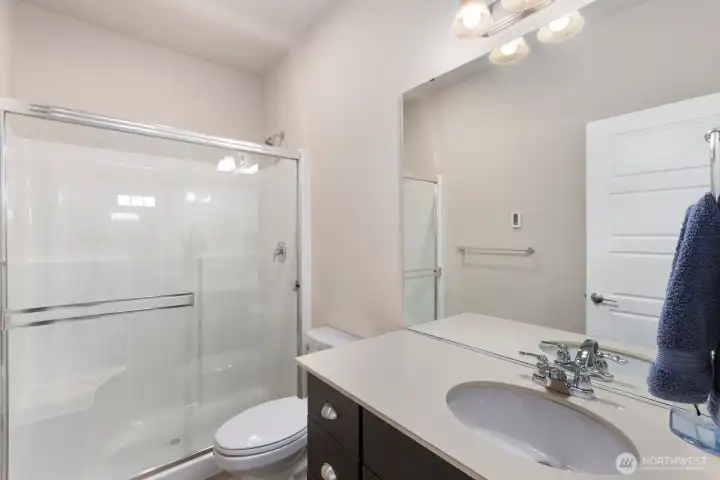 Mother-in-law Full bathroom