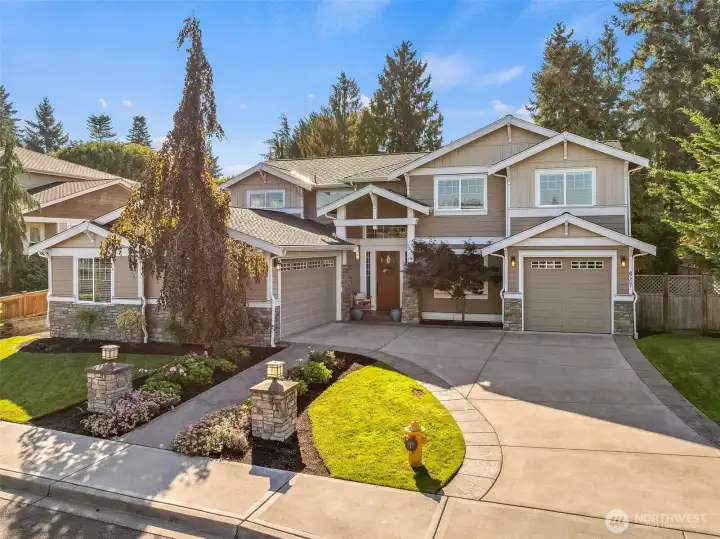 Every home on 185th has major curb appeal. Every home on 185th has major curb appeal.