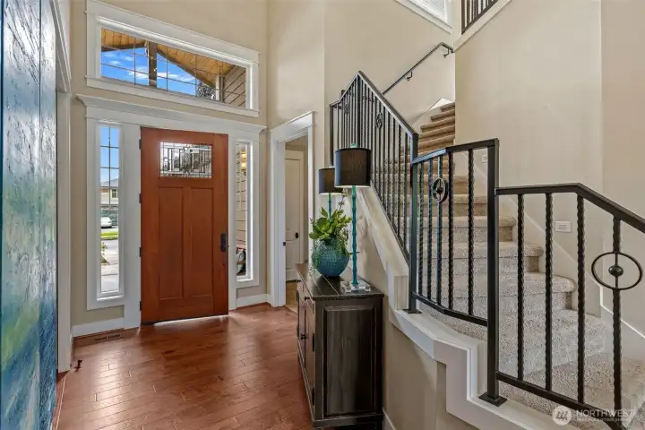 Entrance and staircase. Entrance and staircase.
