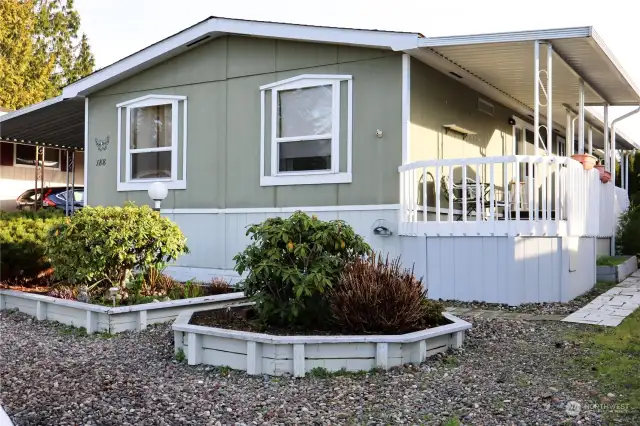 Front and South Side Deck   (New Roof 2010)