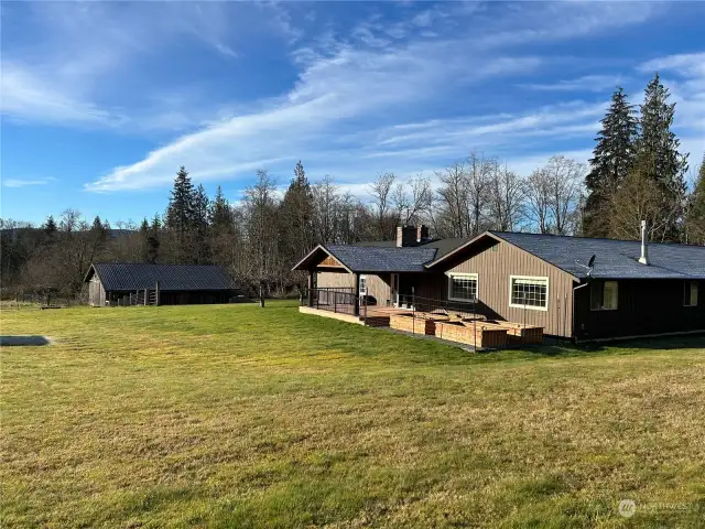 Comfortable country living in this 4 bedroom Ranch style home on 7.71acres with 1800 sqft barn & stable. This property is completely secluded for optimum privacy. Great location, close to trails, fishing, hunting and all kinds of recreation for the outdoor enthusiast; yet it's close to town and all amenities with easy commute access to Hwy 20.