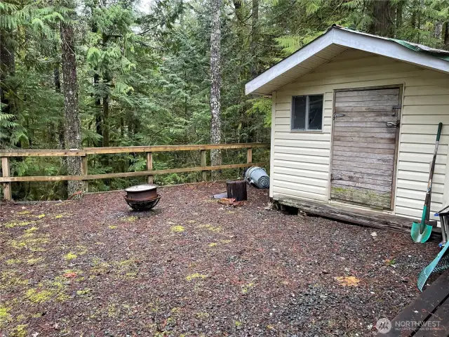 Shed in back