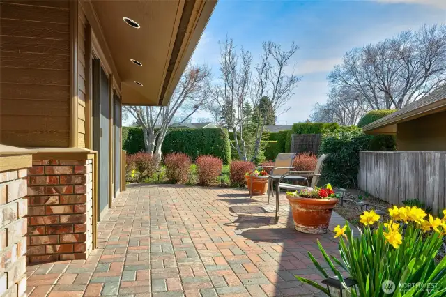 Private Side Patio