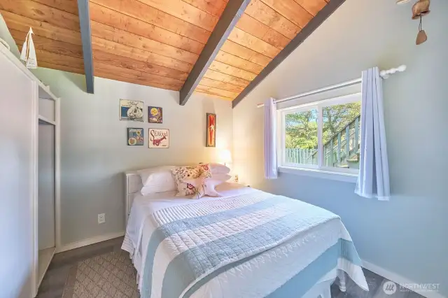 Guest bedroom