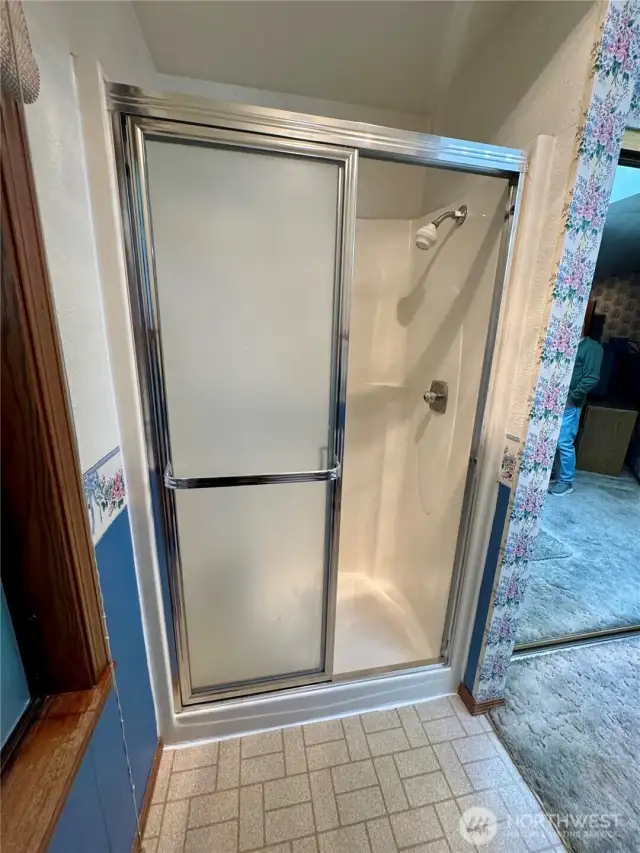 Shower in bath off primary bedroom!
