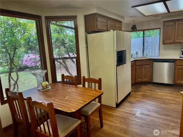 Great view from this nook! Kitchen dishewasher is brand new and all kitchen appliances stay for your convenience!