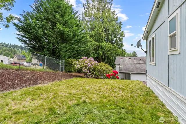 Private Side Yard