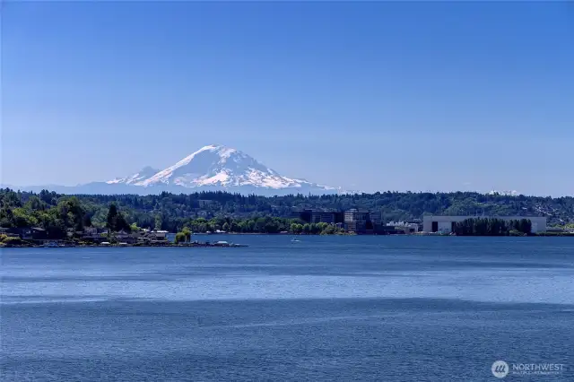 Unparalleled panoramic views of Lake Washington, Mt. Rainier and The Cascades.