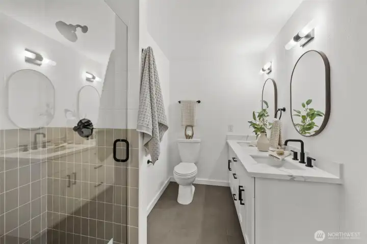 Remodeled Bath w/Designer Tile