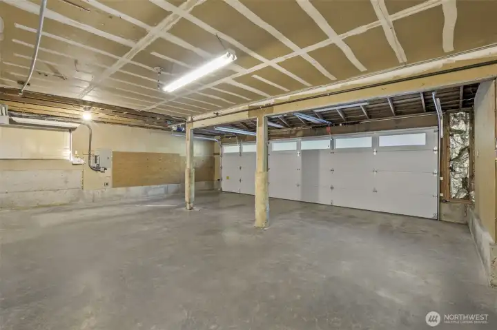 3 Car Garage w/ Generator Hook-up!