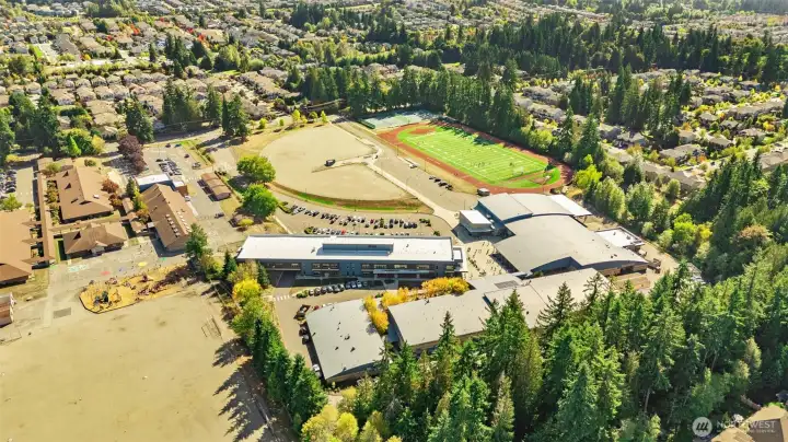 Close to Canyon Creek Elementary & Skyview Middle & Hindu Temple. Canyon Park stores and easy commute to I-405